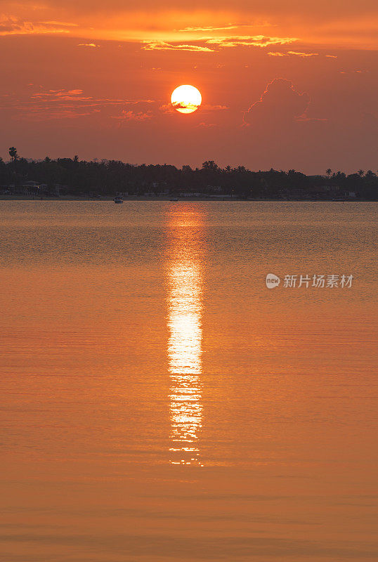 Sunset beach in Ko Samui, Thailand